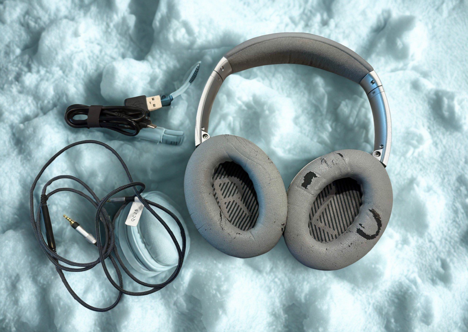 Bose QuietComfort 35 II Over the Ear Headphone – Silver