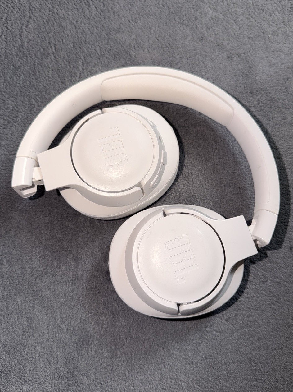 JBL Tune 710BT, Wireless Over-Ear Headphones, White