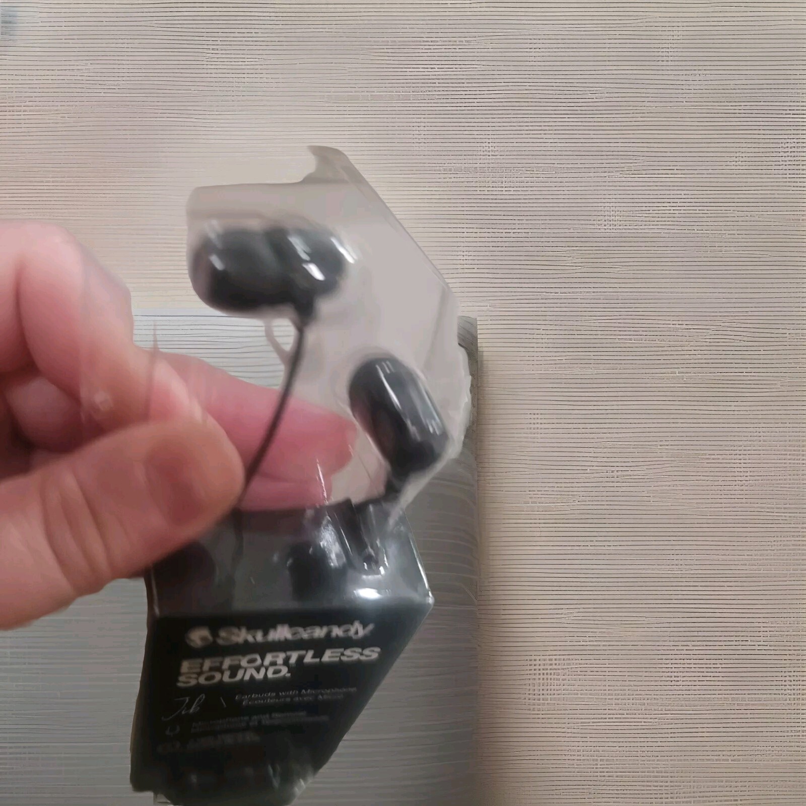 SKULLCANDY JIB WIRED EARBUD HEADPHONES W/MICROPHONE, BLACK *DISTRESSED PKG*
