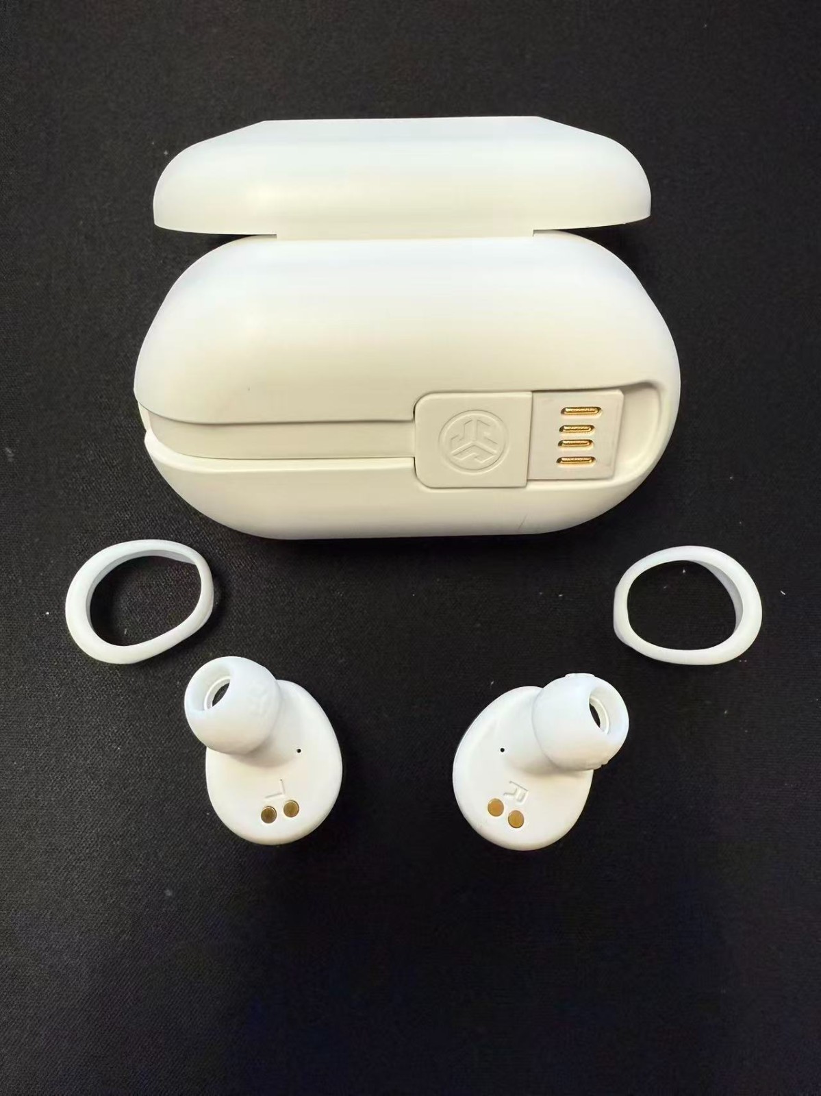 JLAB Audio Jbuds Air True Wireless Signature Bluetooth Earbuds / Charging Case