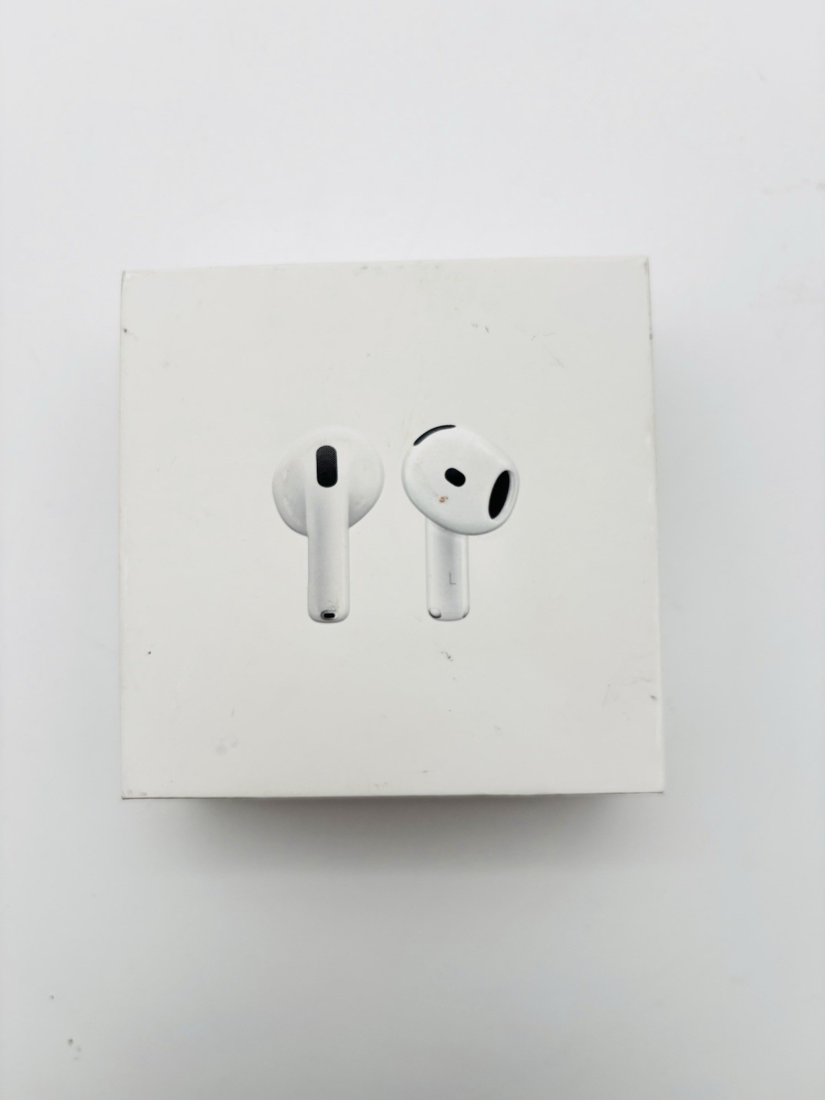 Apple AirPods 4th Generation. BOX ONLY. A3058 A3050 A3053 White