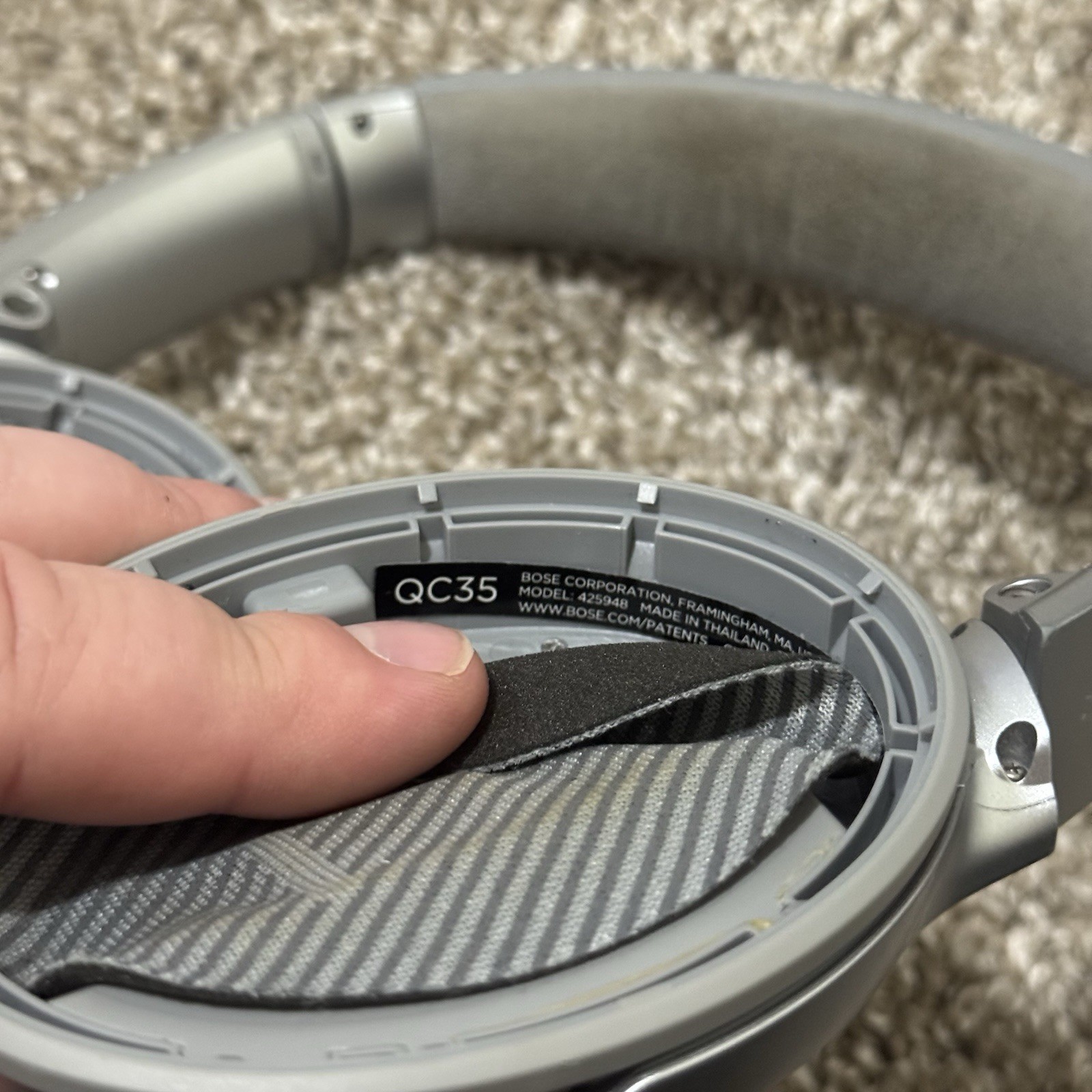 Bose QuietComfort 35 QC35 Wireless Noise Cancelling Headphones Silver READ