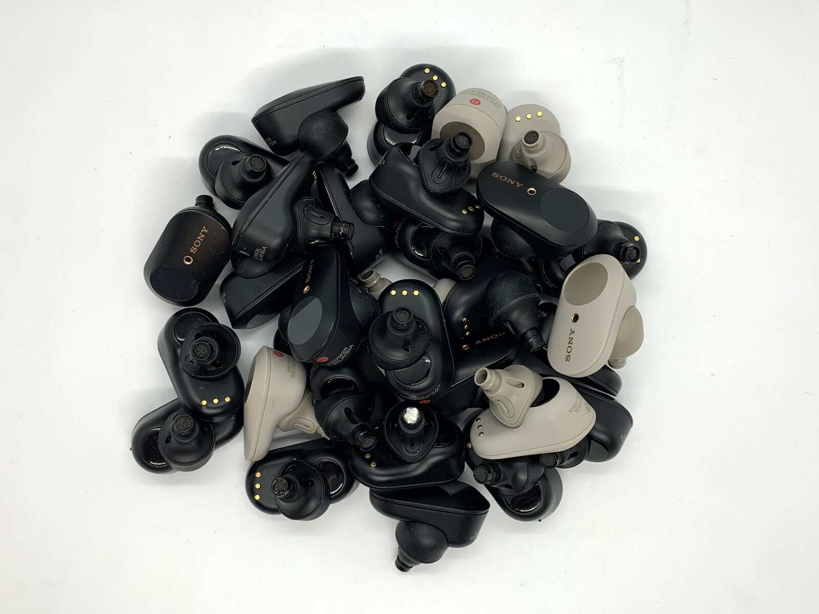 Sony WF-1000XM3 True Wireless Headphones Earbud Only Black/Gold “DOES NOT WORK”