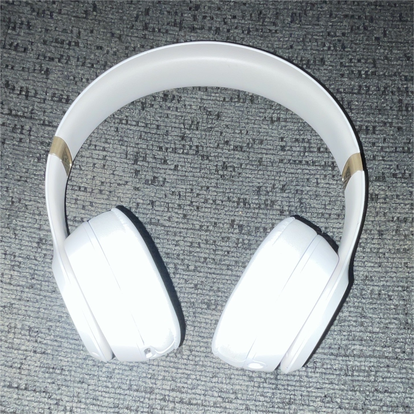 Beats Solo3 Wireless Bluetooth On-Ear Headphones w/ Mic White/Gold