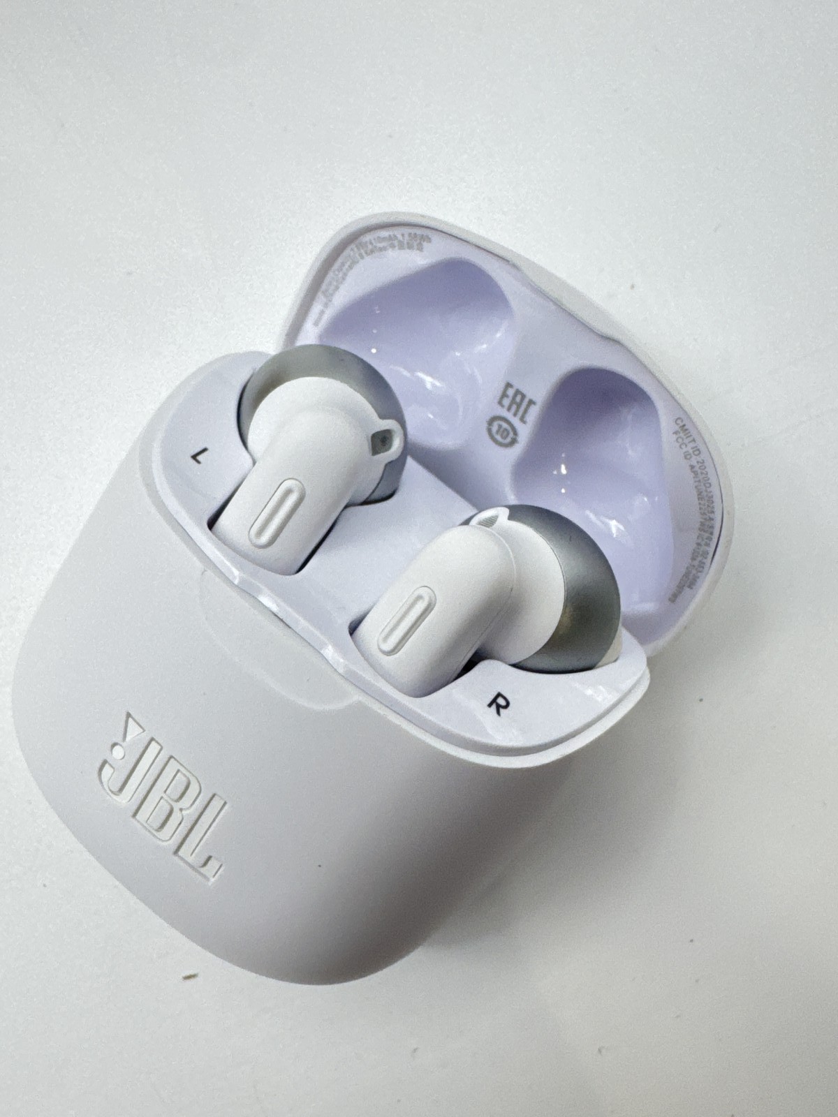 JBL TUNE 225TWS TRUE WIRELESS SOUND, BLUETOOTH, 25H BATTERY – WHITE