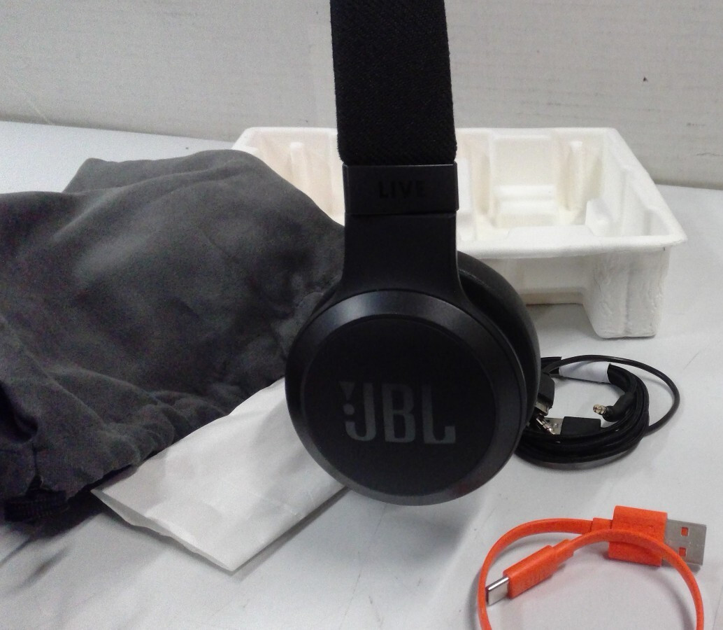 JBL Harman Adaptive Noise Canceling Live 675nc Headphones