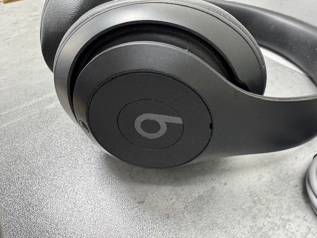 BEATS Dr. Dre Studio Pro A2924 Over Ear Wireless Headphones Black