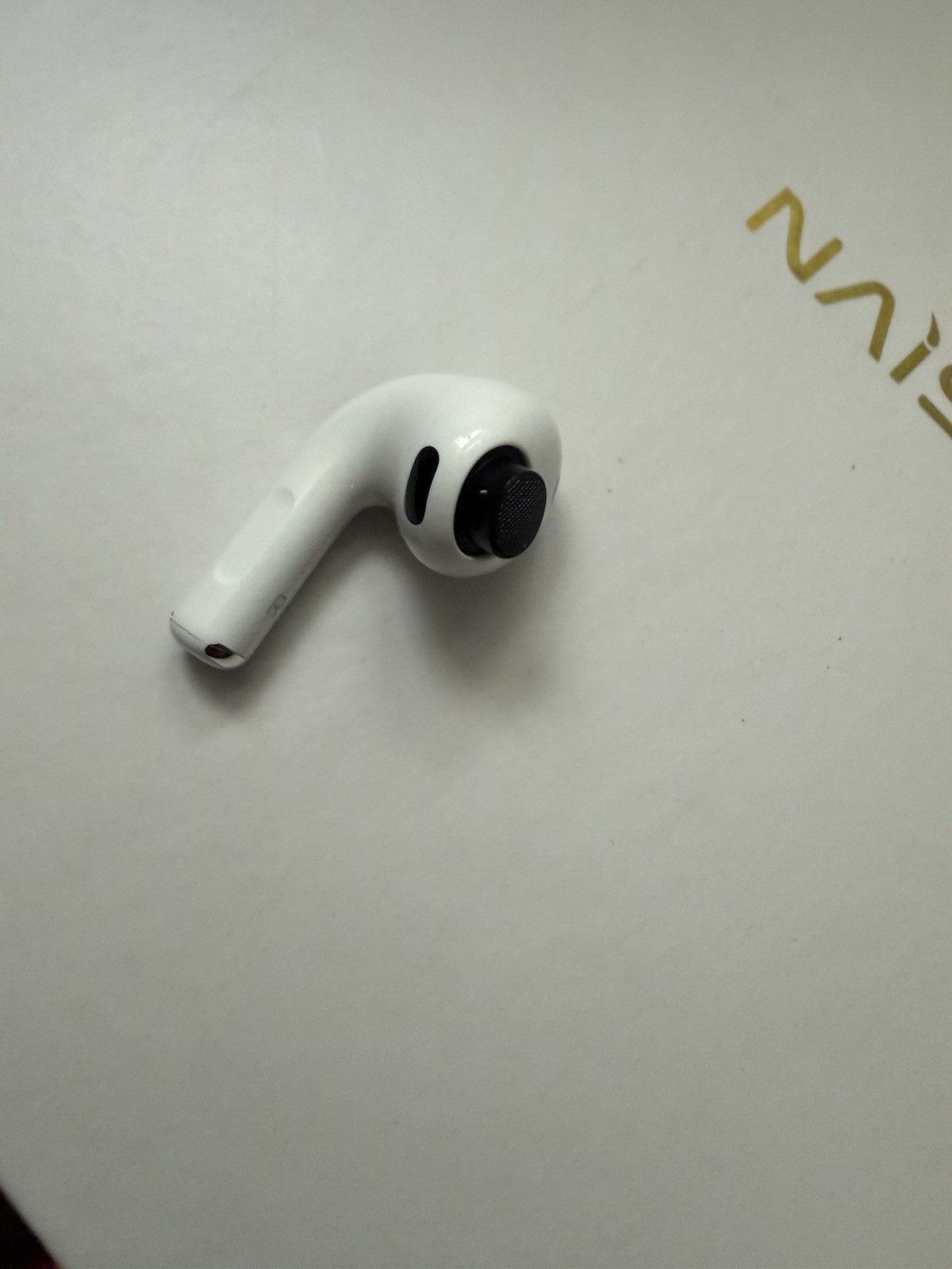 Wireless Bluetooth In-Ear Single Earbud, White, Built-In Mic, 8mm Driver, Rigth