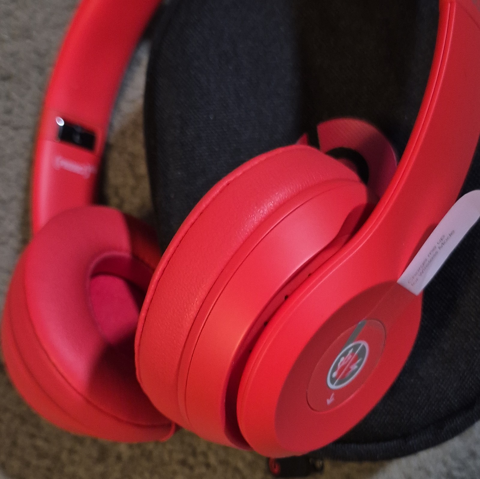 Beats by Dr. Dre Solo3 Wireless Bluetooth On-Ear Headphones Red (PRODUCT)RED
