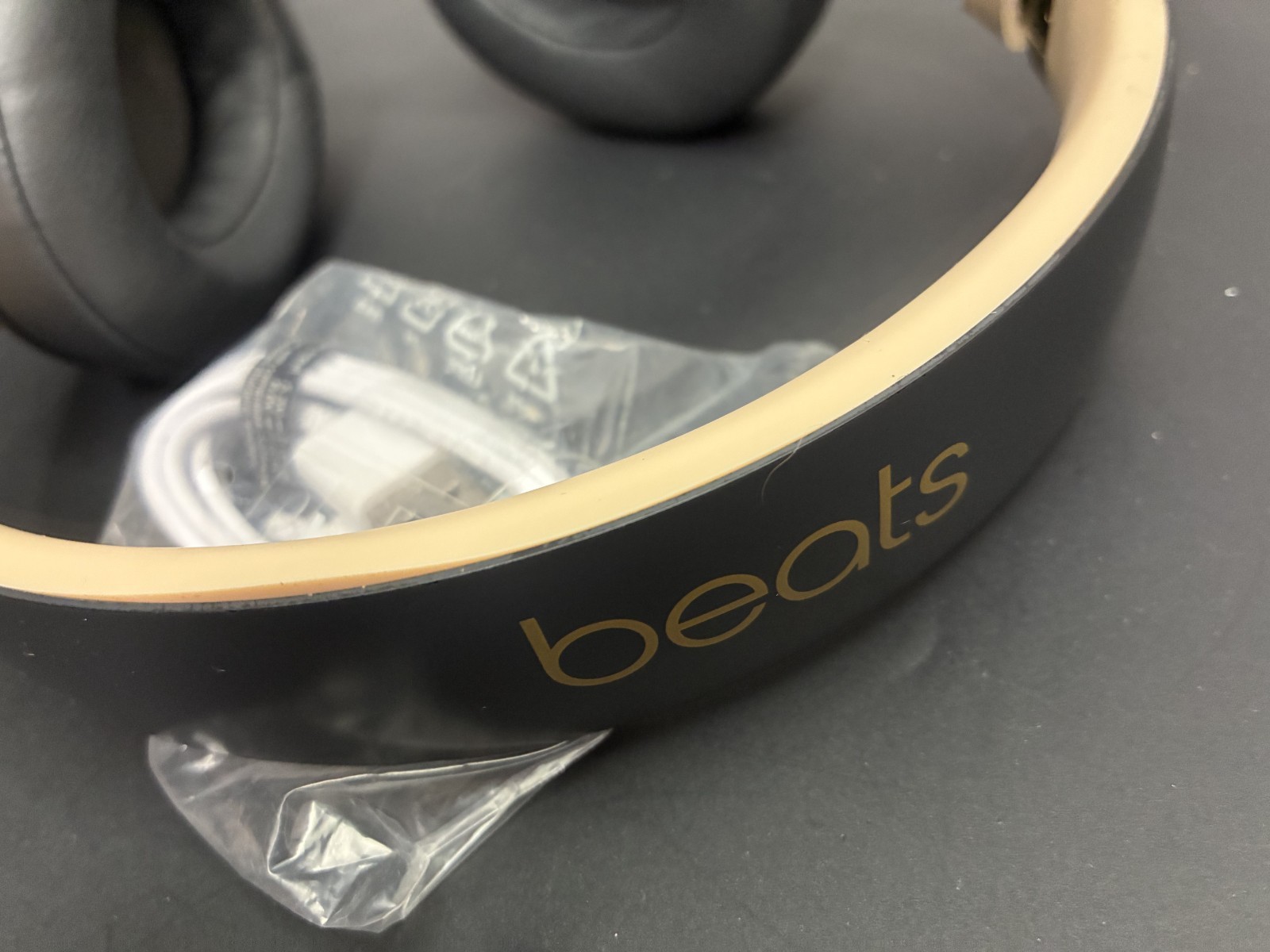 Original Beats by Dr. Dre Studio3 Studio 3 Wireless Headphones by Apple # 3B
