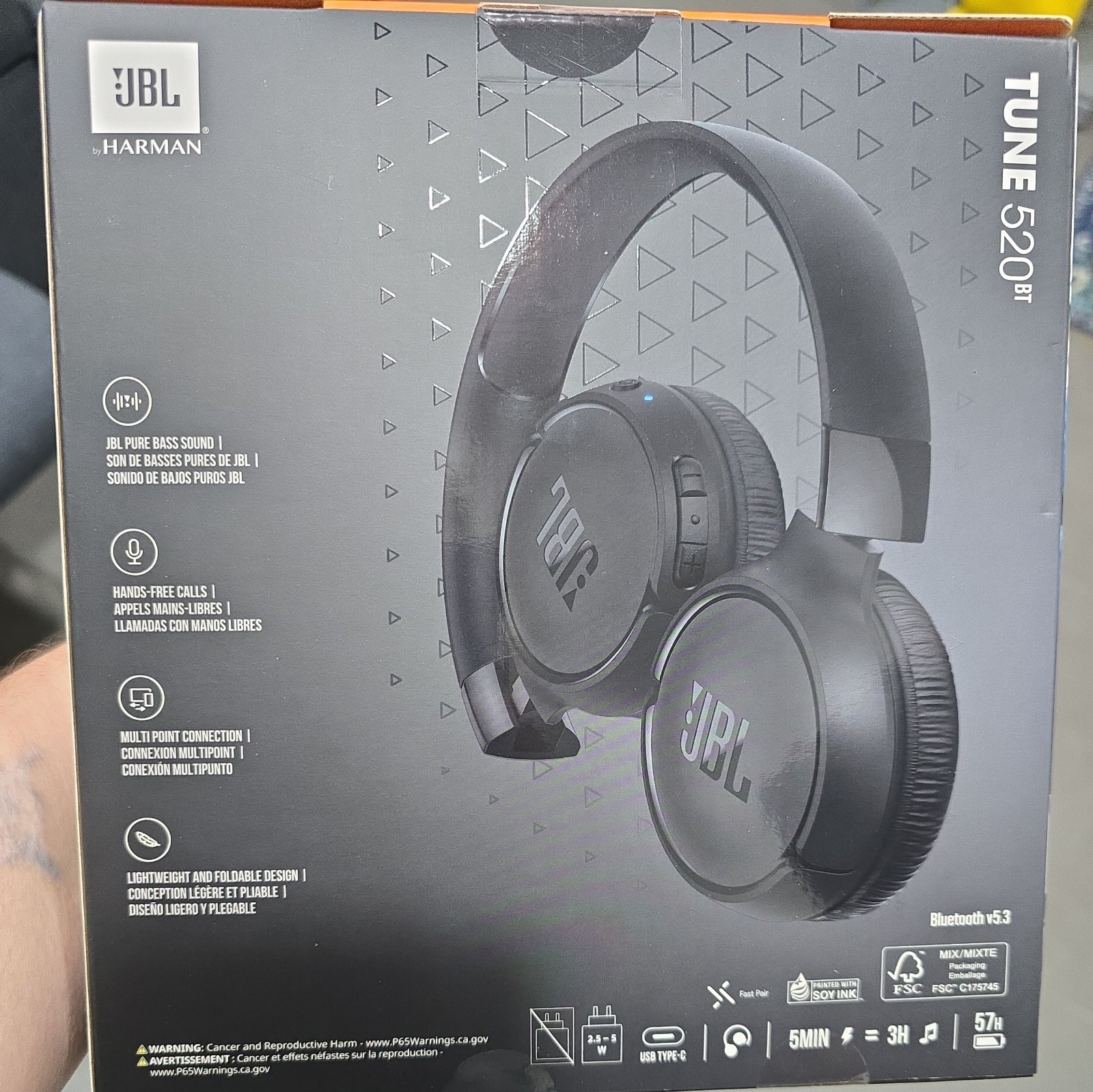 JBL JBLT520BTBLKAM Tune 520BT Headphones – Black. New Factory Sealed. ￼