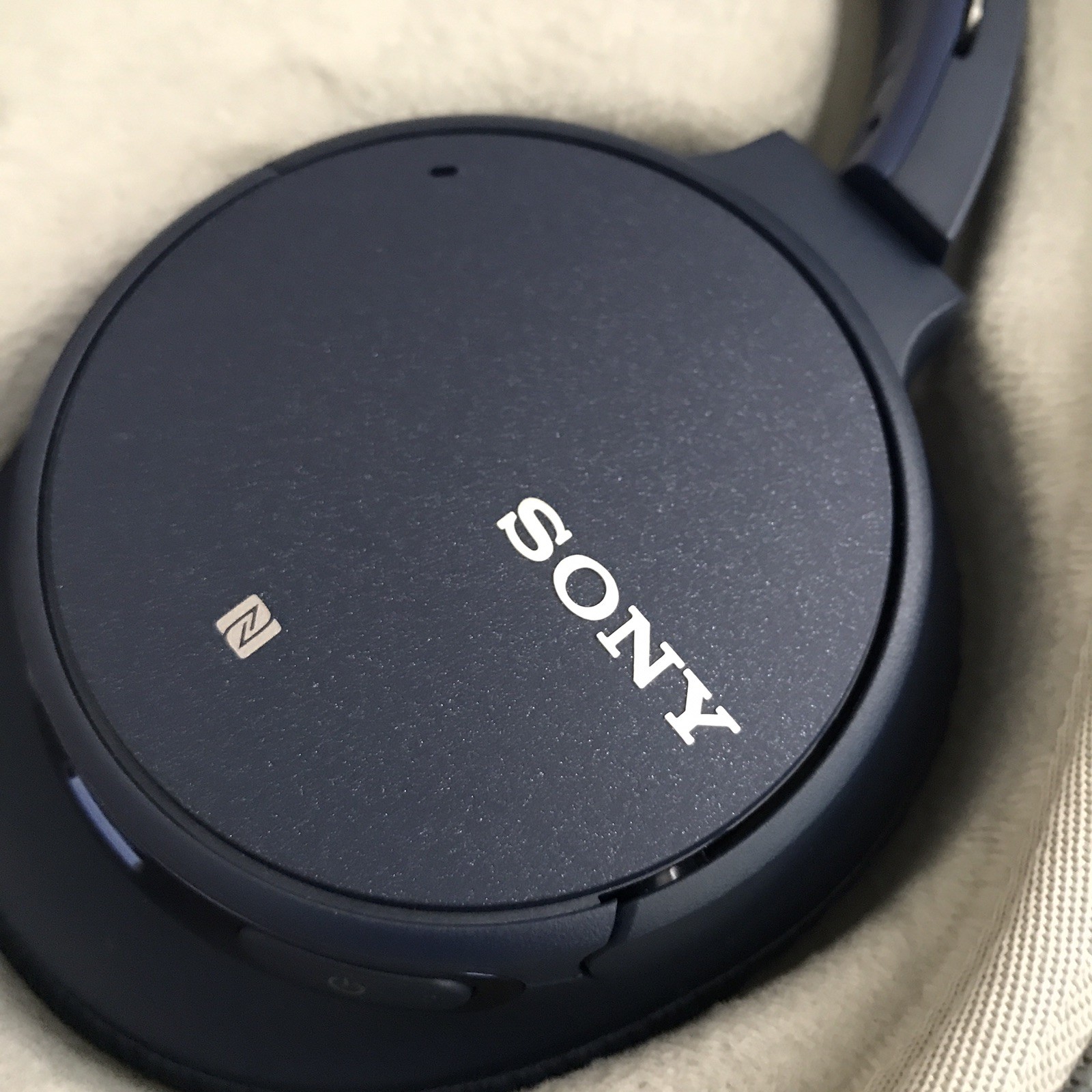 SONY WH-CH700N Wireless Noise Canceling Bluetooth Headphones Blue with Case
