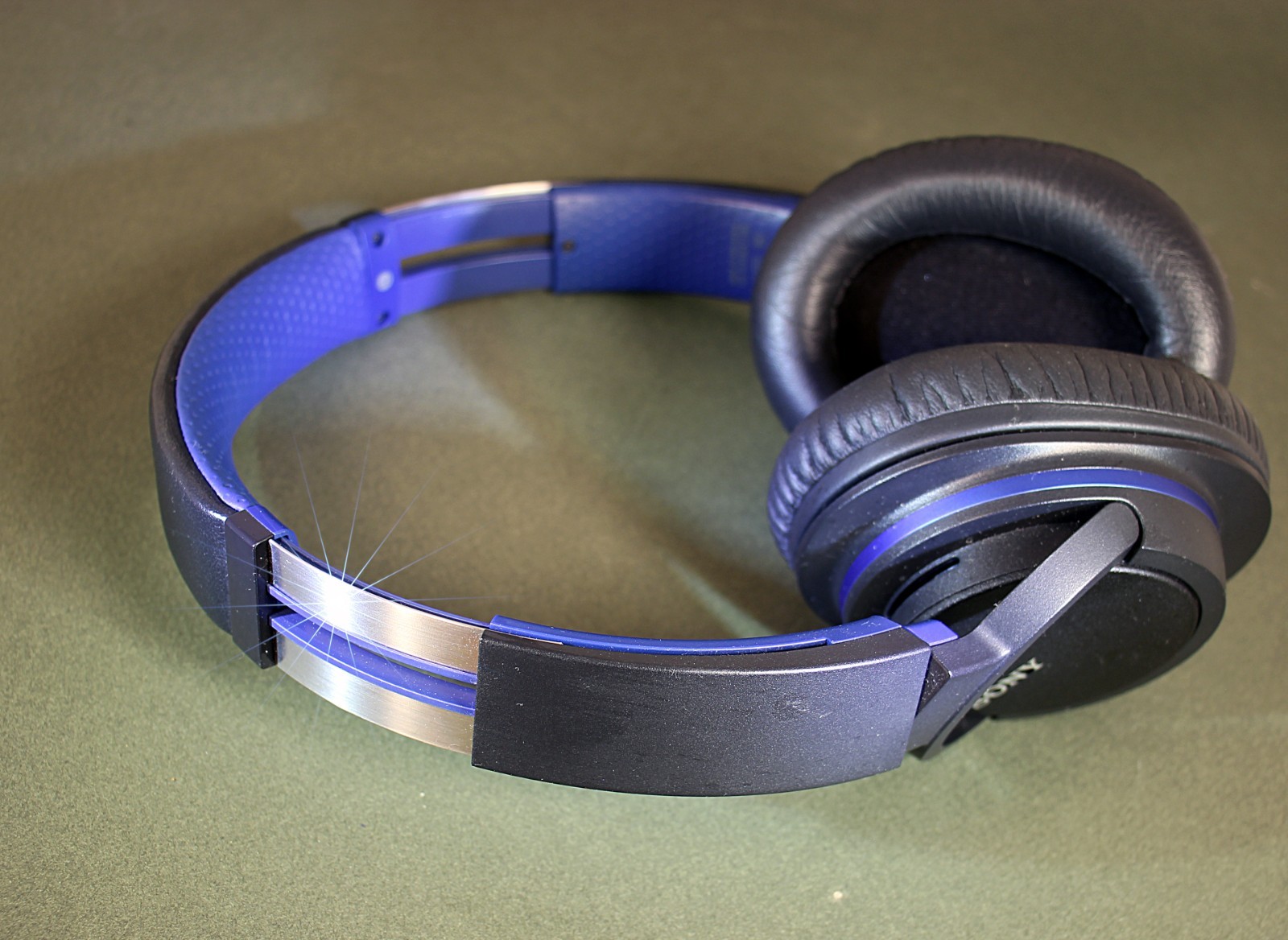 Sony Corporation Wireless Stereo Headset Blue MDR-ZX770BT