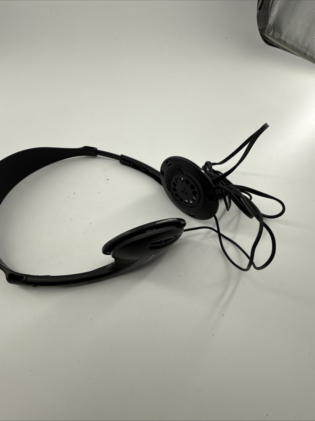 SONY MDR-026 HEADPHONES Wired Works. – No Foam Pads