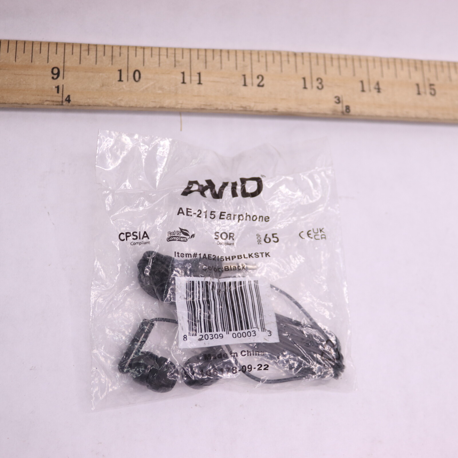 Avid Lightweight Wired Earphone with Silicone Black 32Ohm-20Hz 20kHz 5′ AE-215
