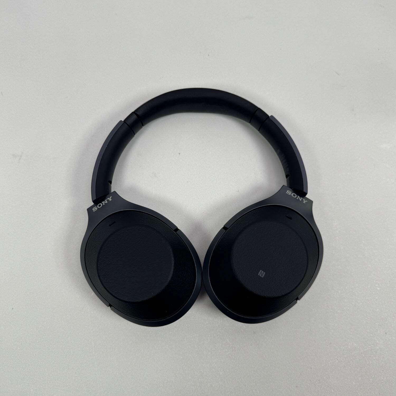 Sony wh1000xm2 Wireless Over-Ear Bluetooth Headphones Black WH1000XM2