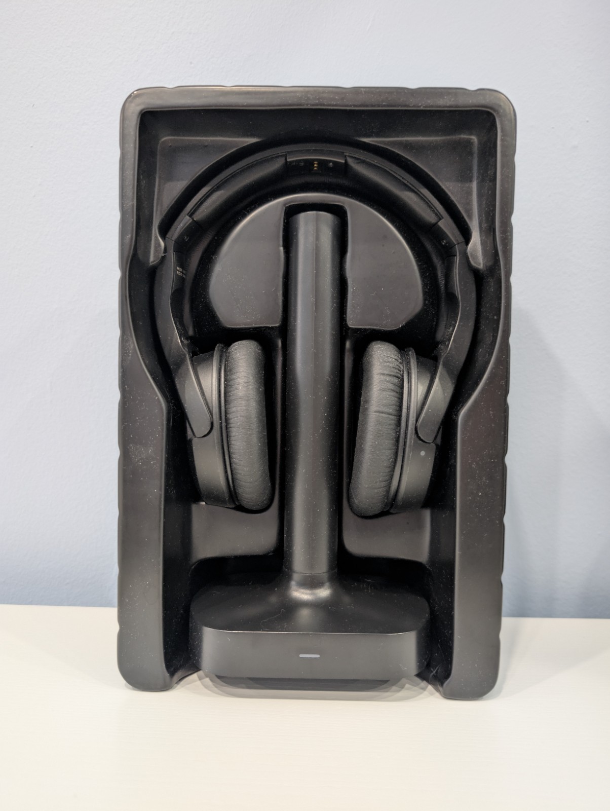 Brookstone Airphones Wireless TV Headphones BKH500 READ USB PORT ISSUE
