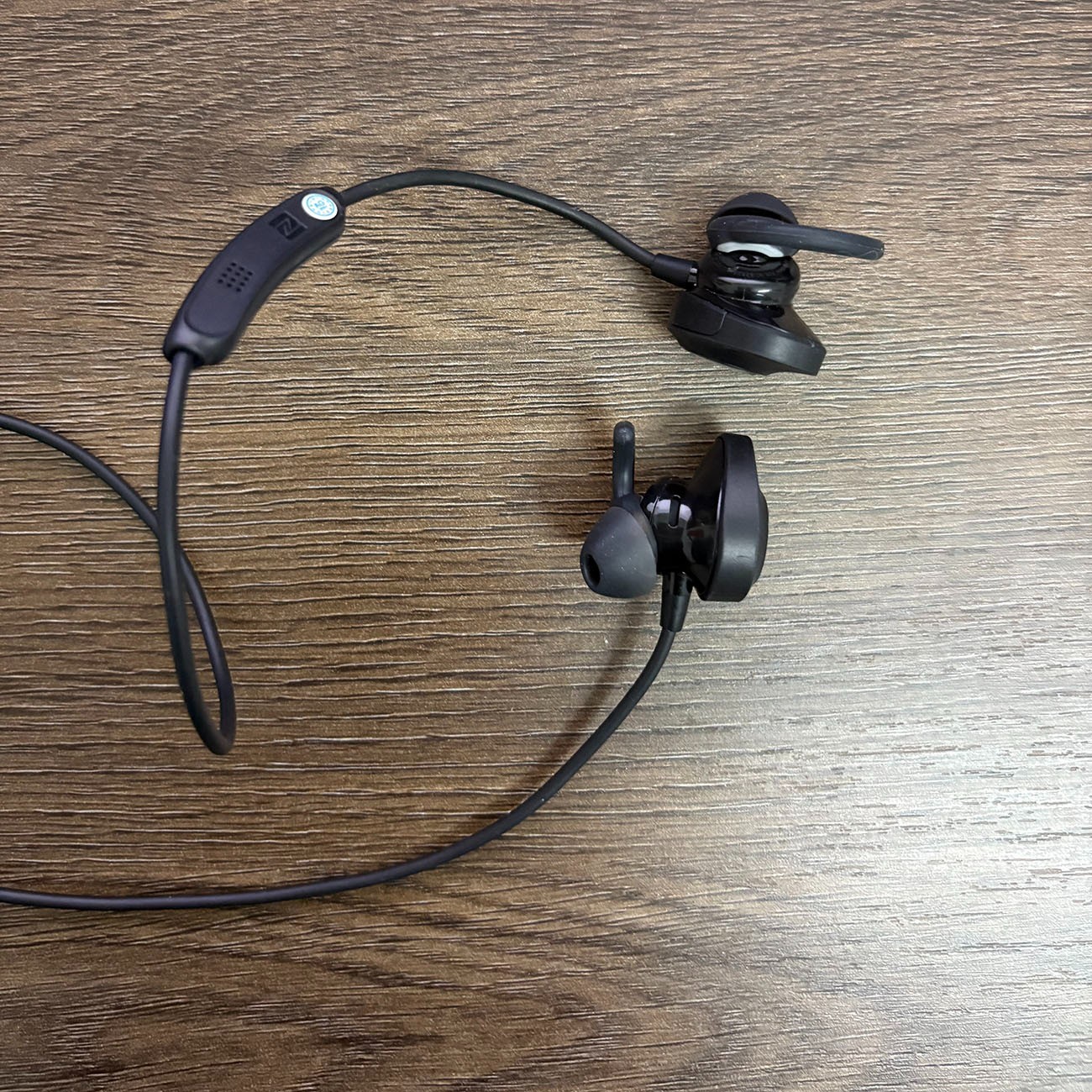 Bose SoundSport In-Ear Headphones Wireless Bluetooth Neckband Earbuds Black