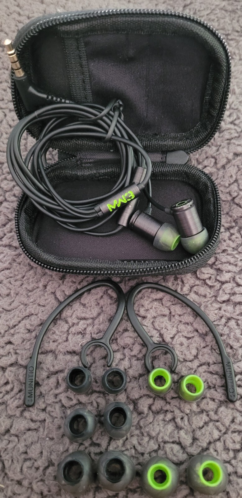 Call of Duty MW3 Edition Munitio Nines 9mm Earphones Earbuds w/ In-Line Mic COD
