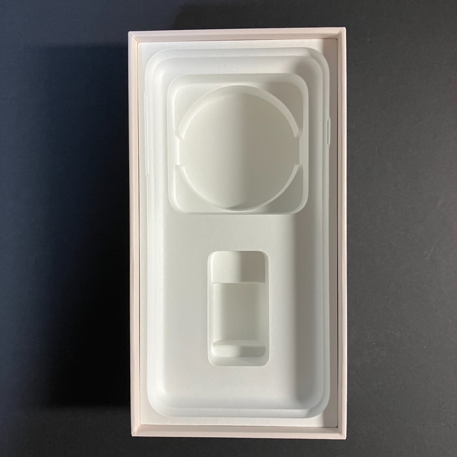 Apple EarPods Headphone Jack Adapter w/USB Charger & Empty Box for iPhone 8 Plus