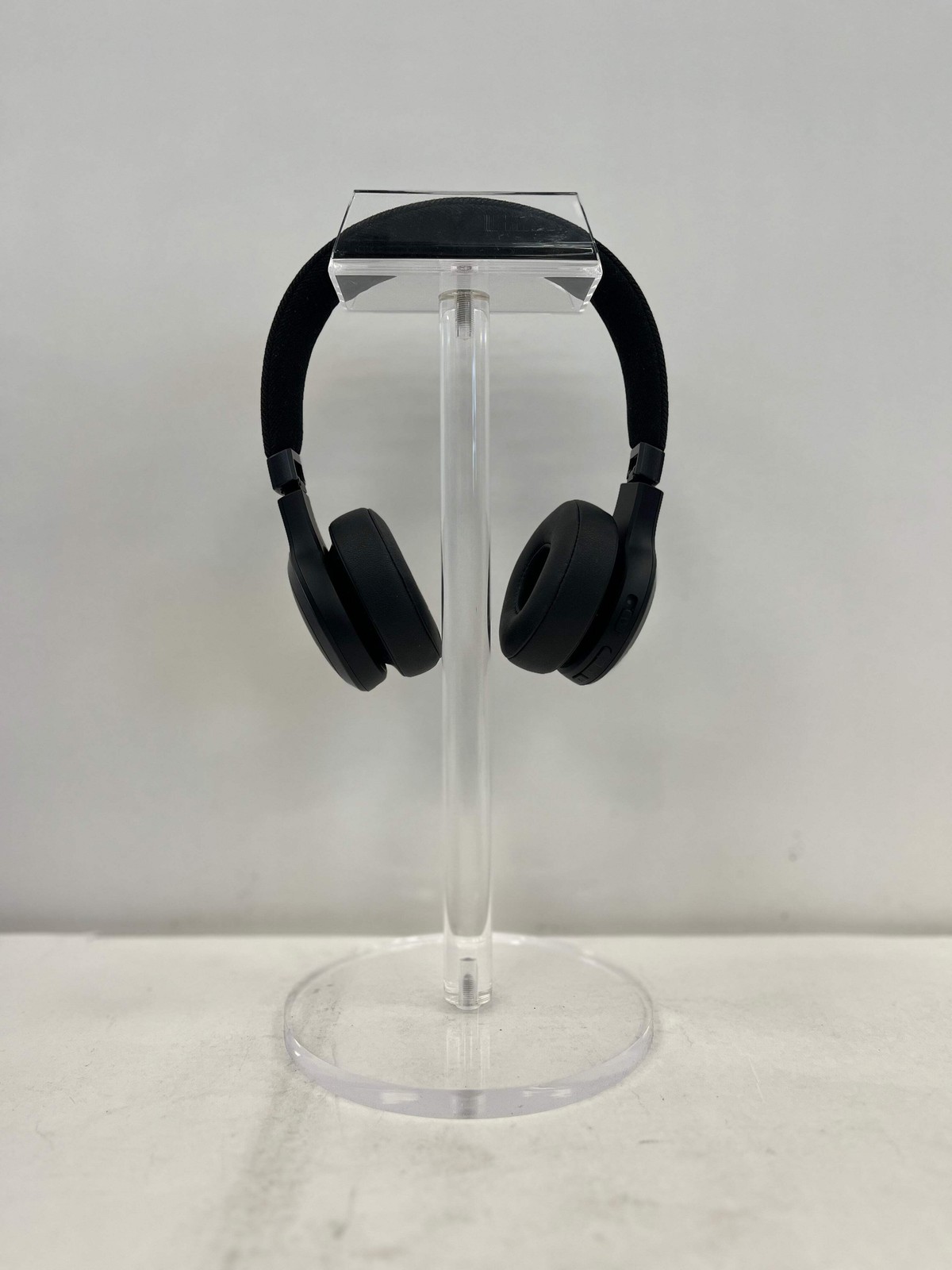 JBL Live675 NC Wireless On-Ear Bluetooth Headphones Black JBLLIVE675NCBLKAM