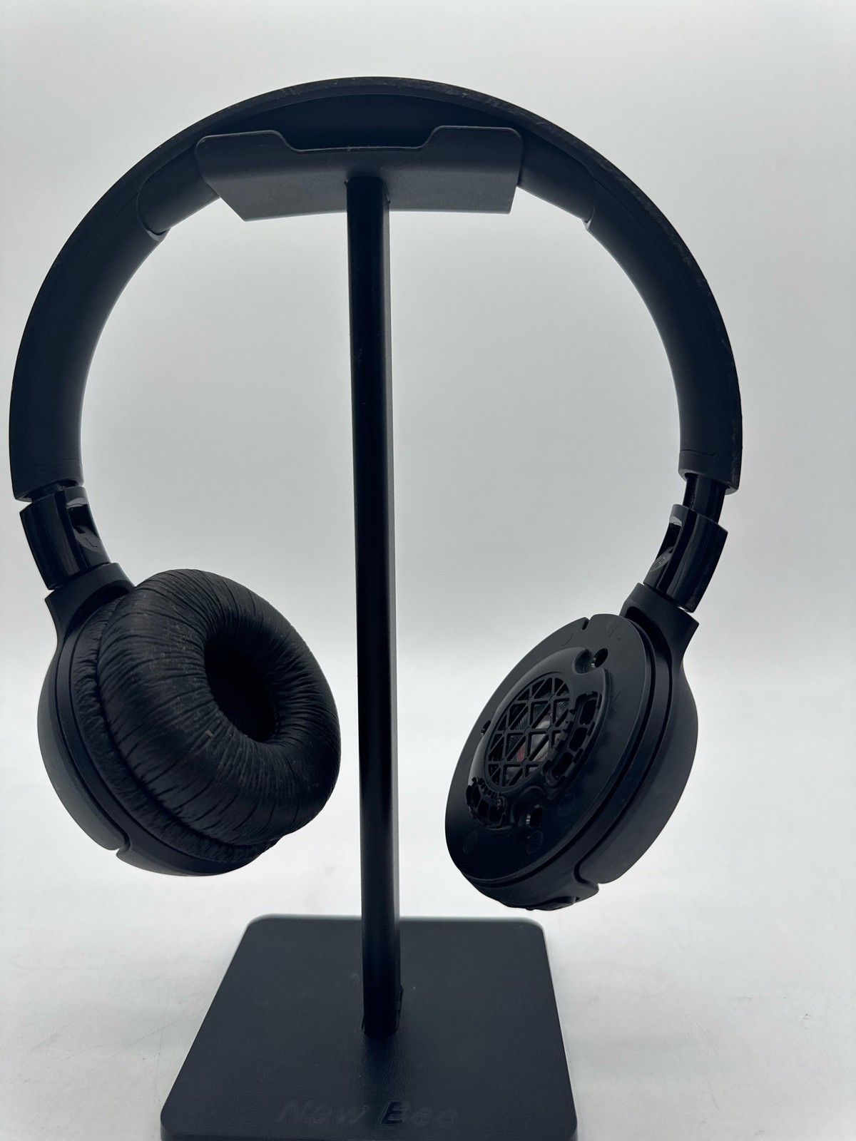 JBL Tune 520BT Wireless On-Ear Headphones Bluetooth – Black