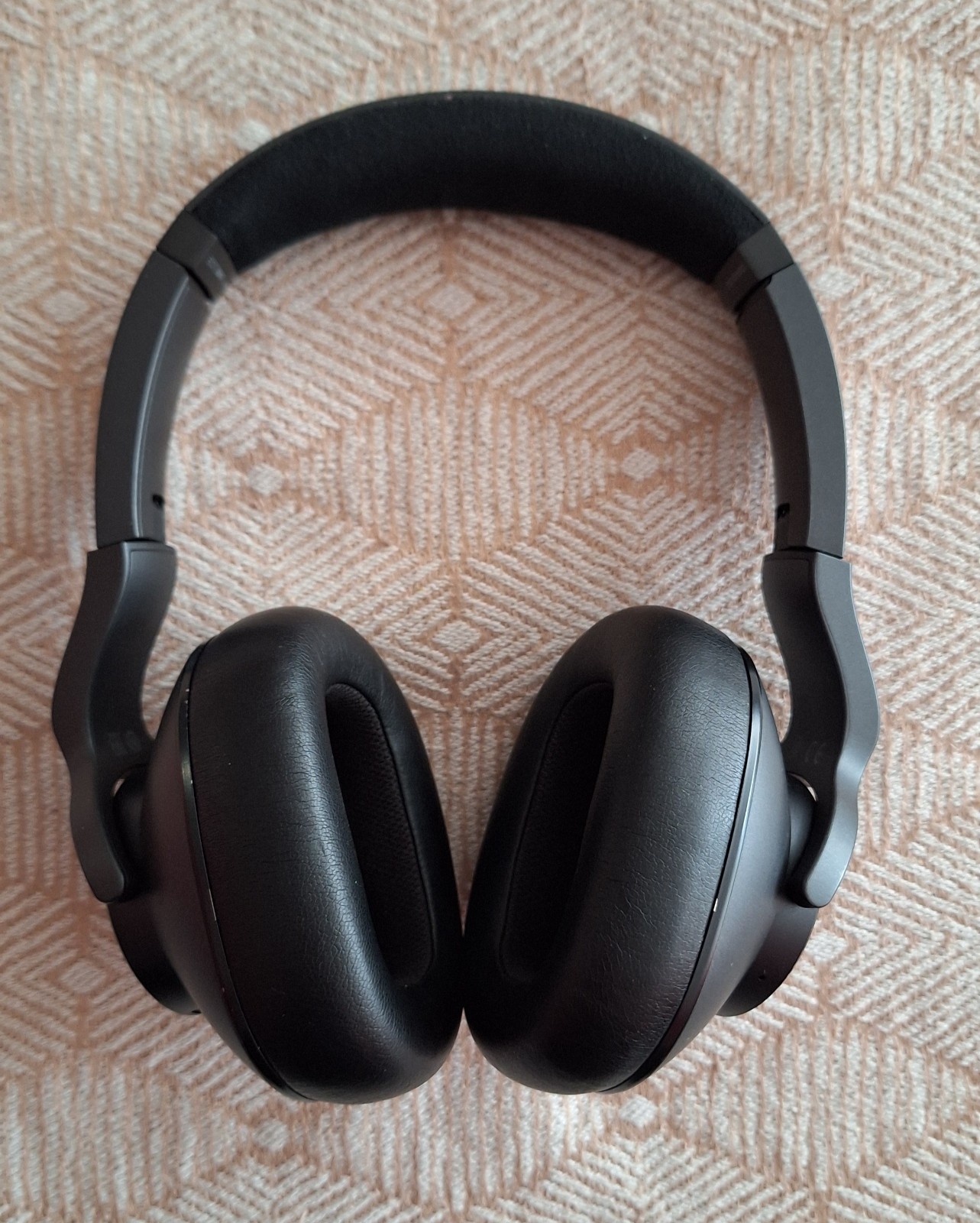 AKG N700NC M2 premium over-ear, ANC wireless headphones. Harman curve accurate