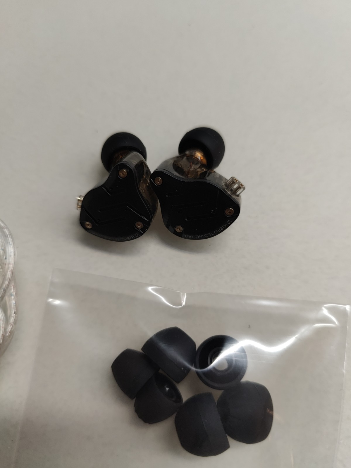 KZ ZS10 Pro, Linsoul 4BA+1DD 5 Driver in-Ear HiFi Earphones w/ Mic, Stone black