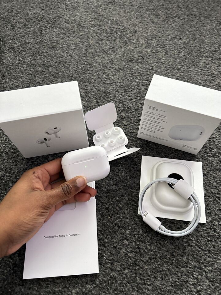 Apple Pro 2nd Generation Earphones Earbuds with MagSafe Charging Case Set~