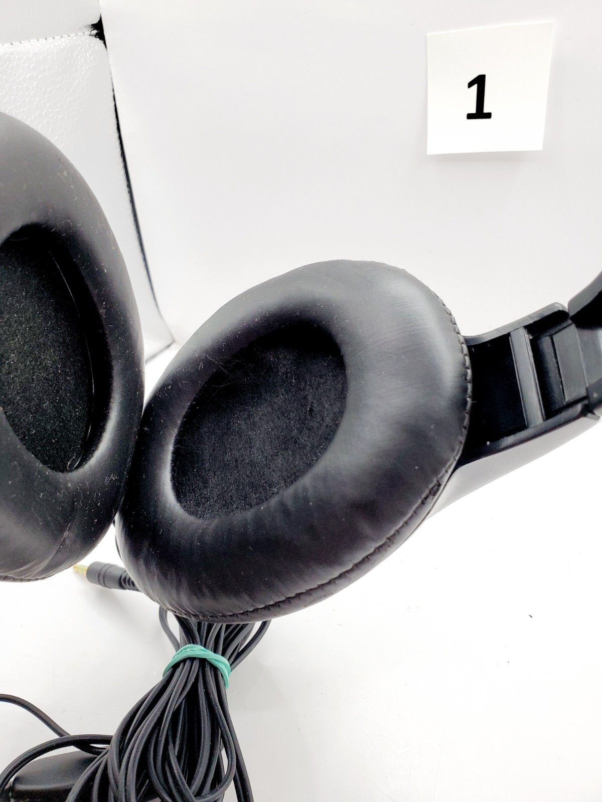 Labtec LT-825 Stereo Headphones (Black)