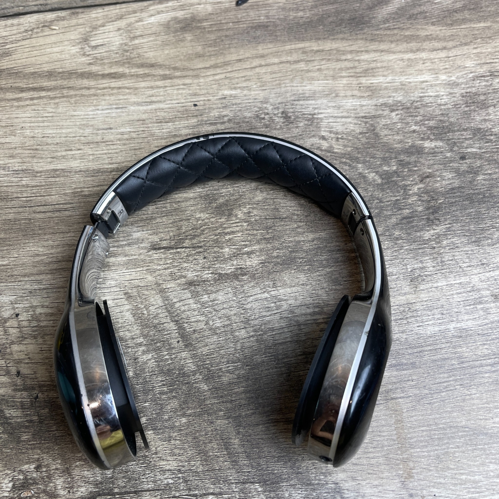 Soul by Ludacris Black Silver High-Definition Headphone 3.5mm Jack Superb Bass