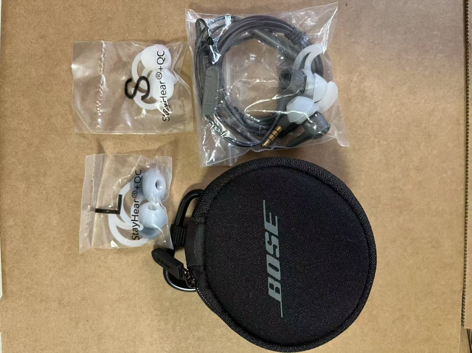 Bose SoundTrue Ultra in-ear Headphones Headsets for Apple ios – Charcoal Black