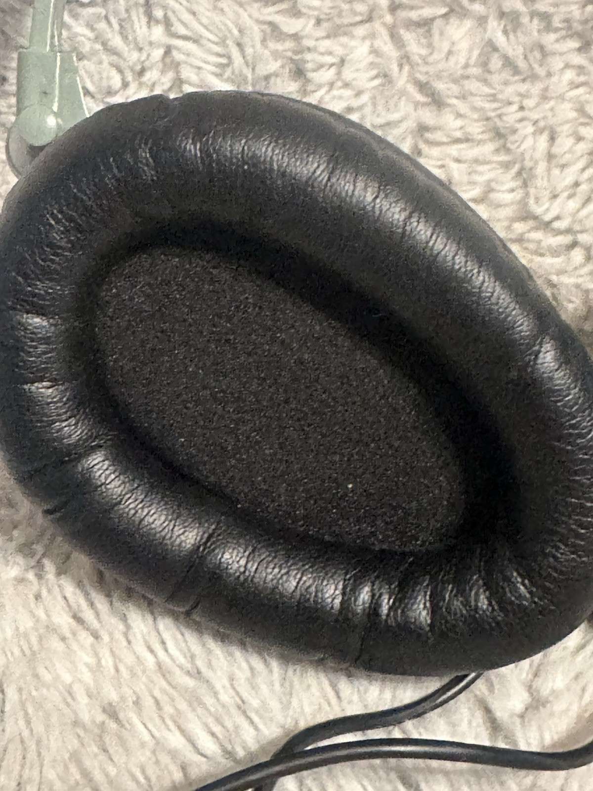 Green SKULLCANDY Over the Ear Headphones W/ Bass Amplified Subwoofer TESTED