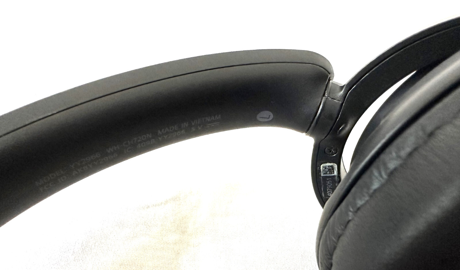 Sony WH-CH720N Wireless Bluetooth Noise Canceling Headphone Black WHCH720N READ