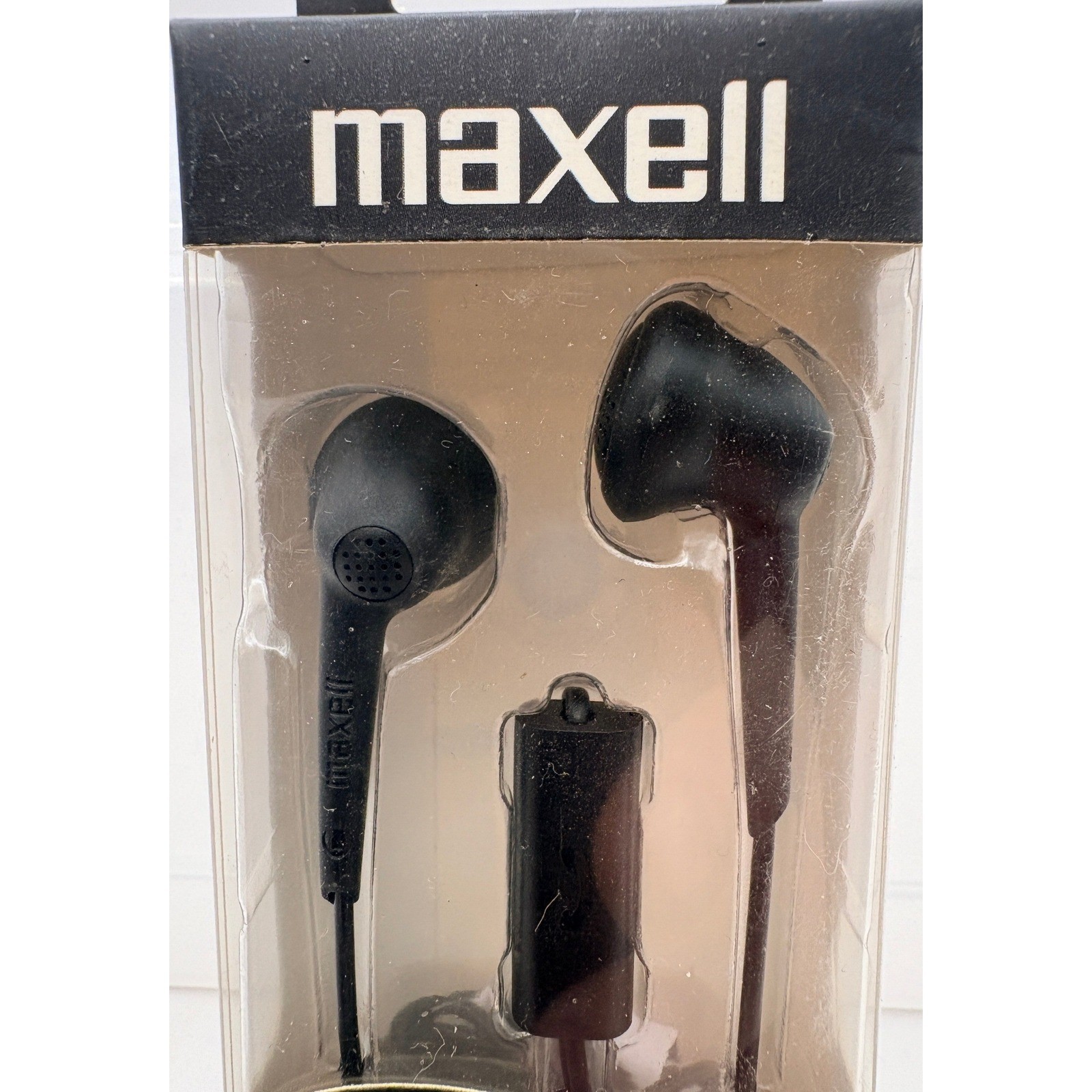 Maxell Jelleez Noise Isolating Earbuds with Mic Black JELM-BK Wired Earphones