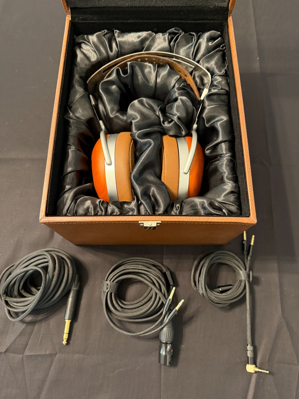 NEW OPEN BOX HIFIMAN HE-R10P Closed Back Planar Magnetic Over-Ear Headphones