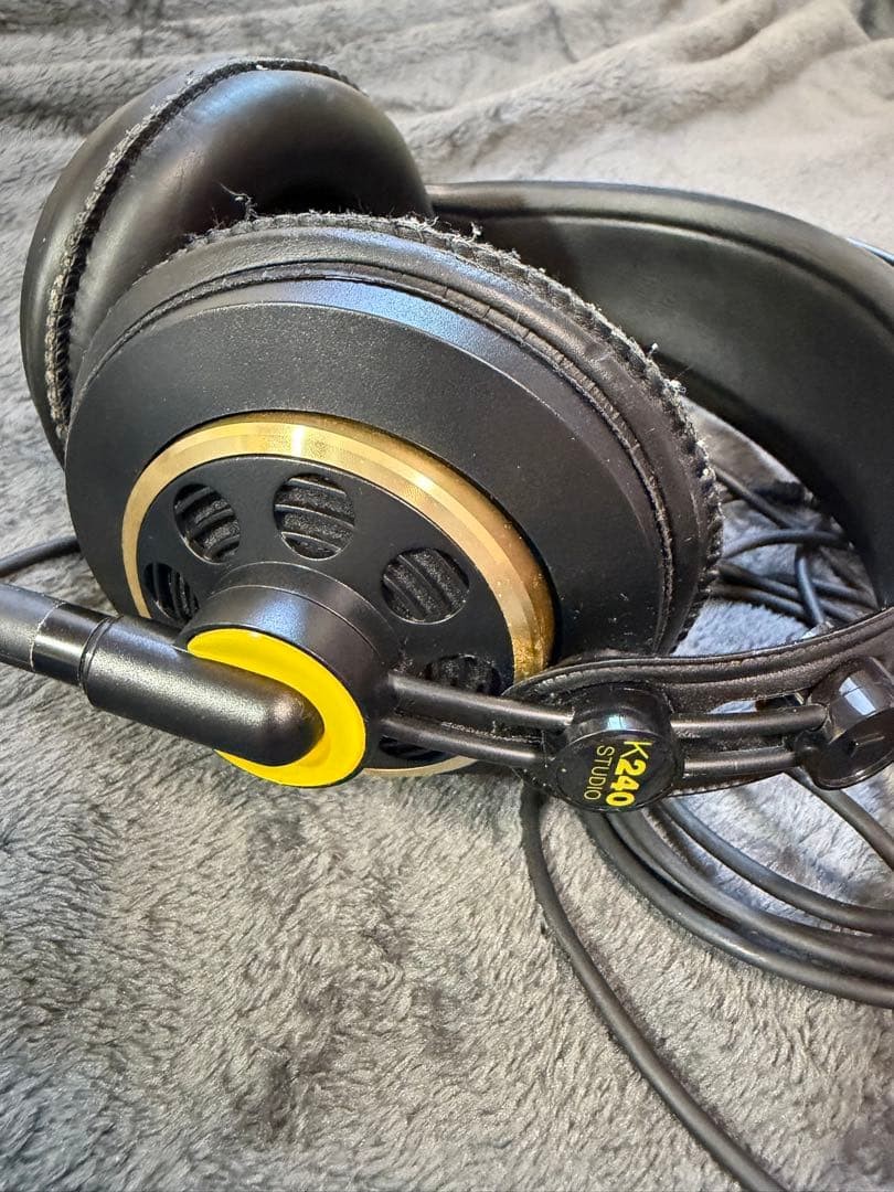 AKG K240 Headphones Black Open Back Semi Open Used Studio Monitor Audio
