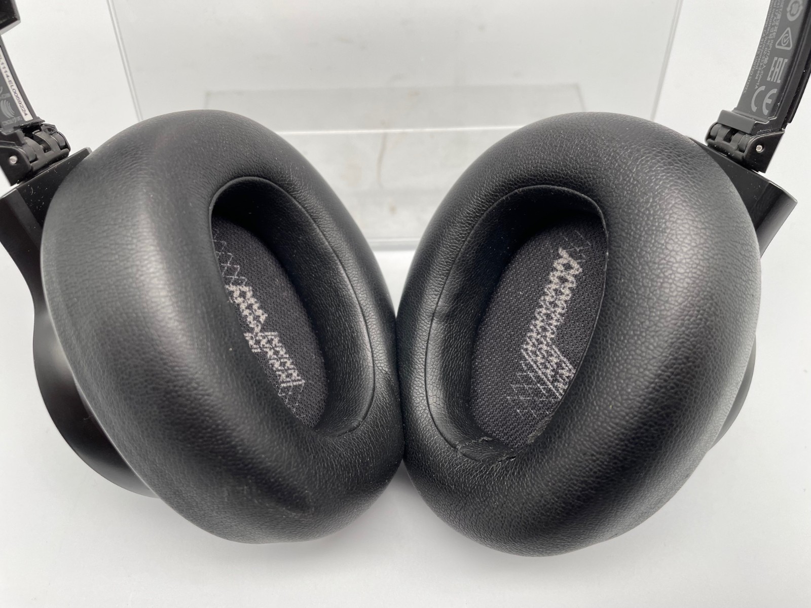 JBL 675 ANC Live Headphones
