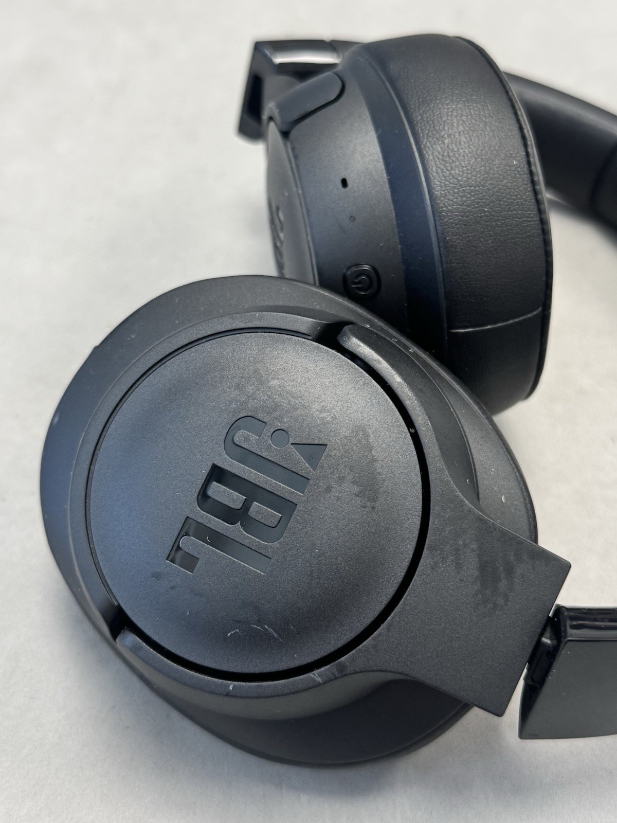 JBL Tune 720BT Over-Ear Wireless Bluetooth Headphones (Black) w/Charging Cable