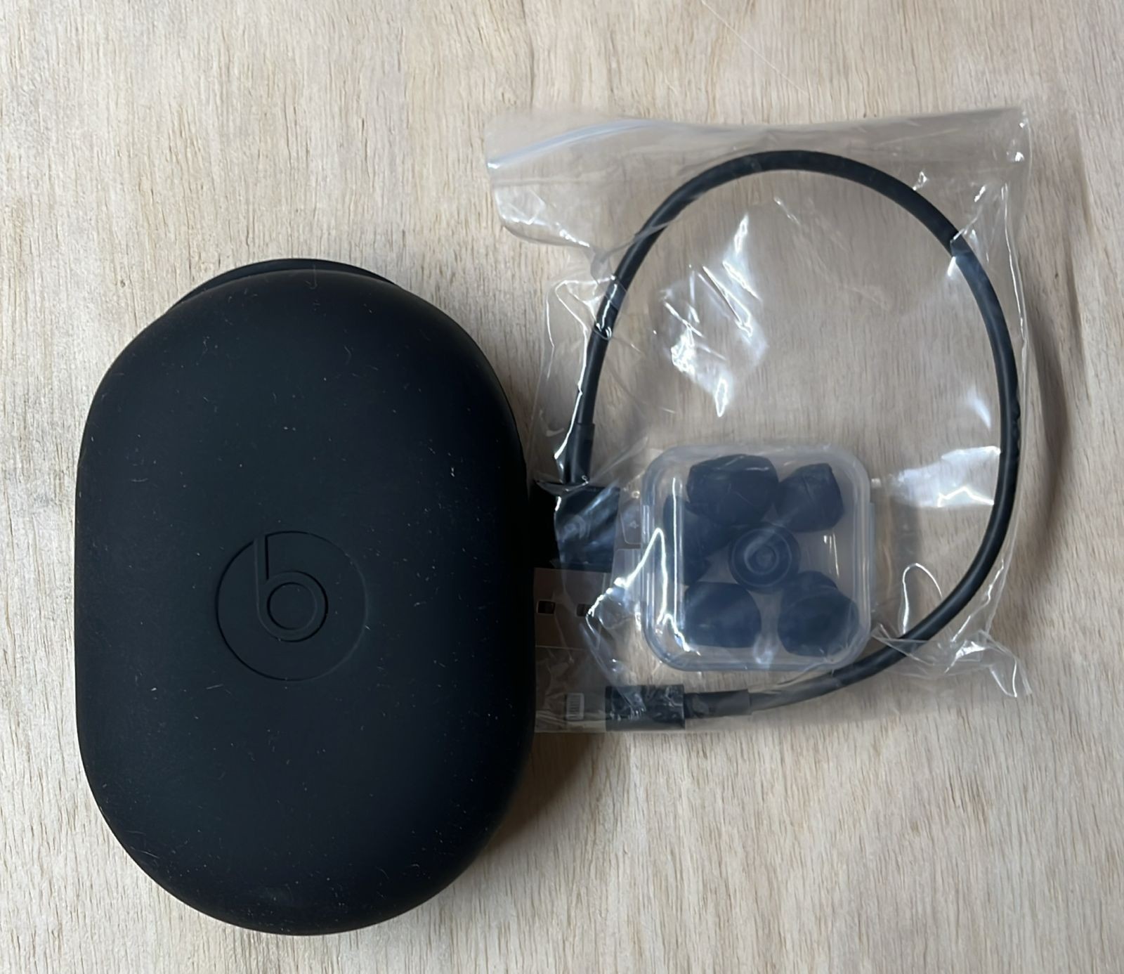 Beats by Dr. Dre urBeats3 Wired Black In-Ear Headphones Lighting iOS Used