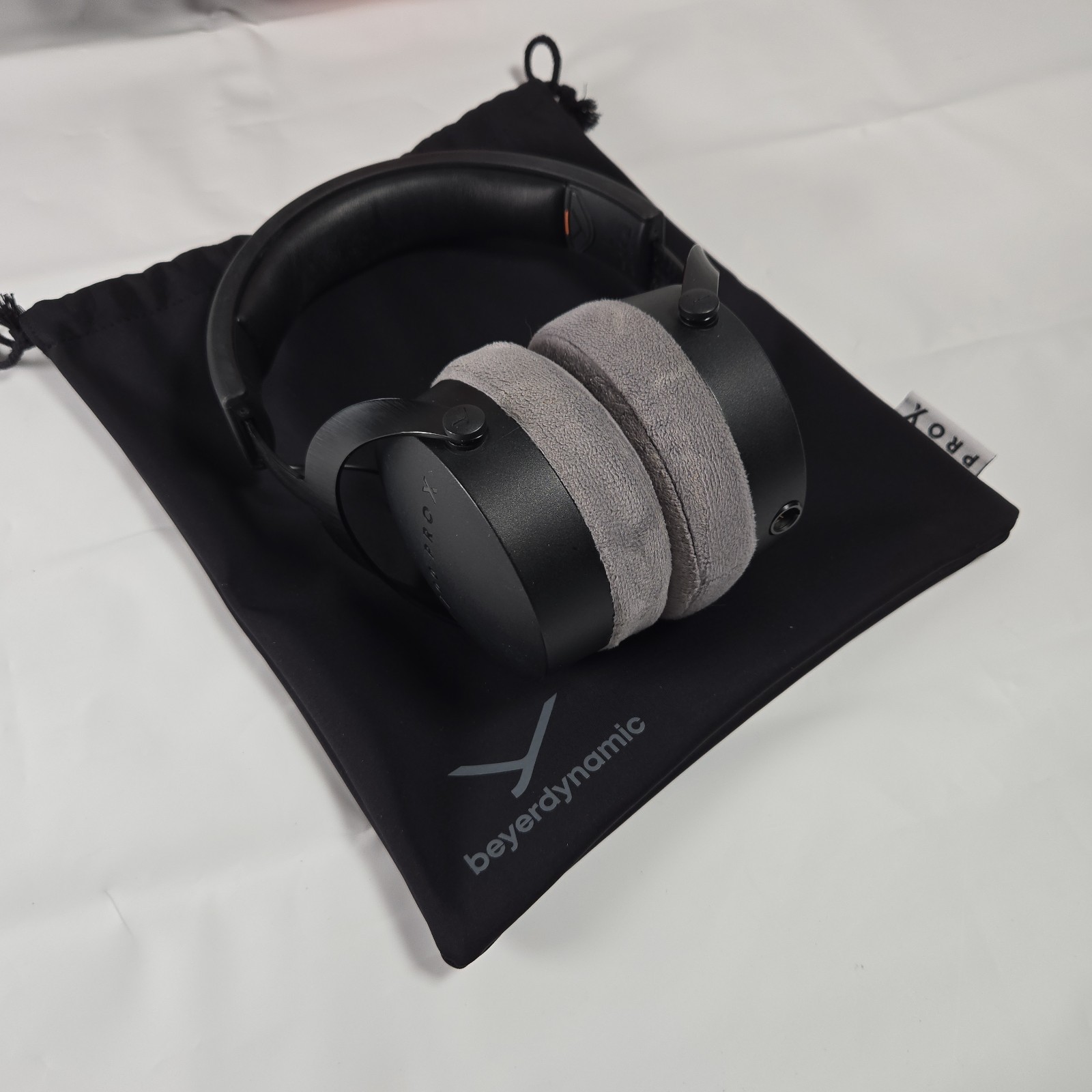 beyerdynamic DT 700 PRO X Studio/Reference Headphones-2 Cables/Manuals/Tested