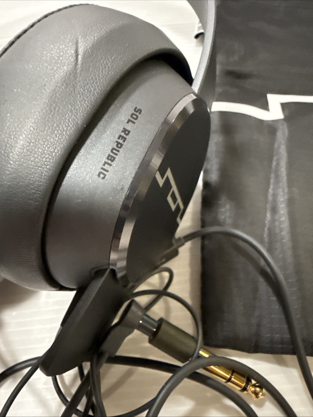 SOL REPUBLIC X3 Master Tracks Over-Ear Headphones 3.5mm Wired w/ Volume Control
