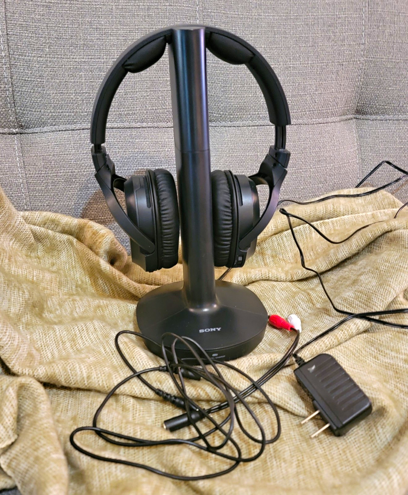 Sony WH-RF400 Black RF Wireless TV Headphones w/ TMR-RF400 Transmitter Base