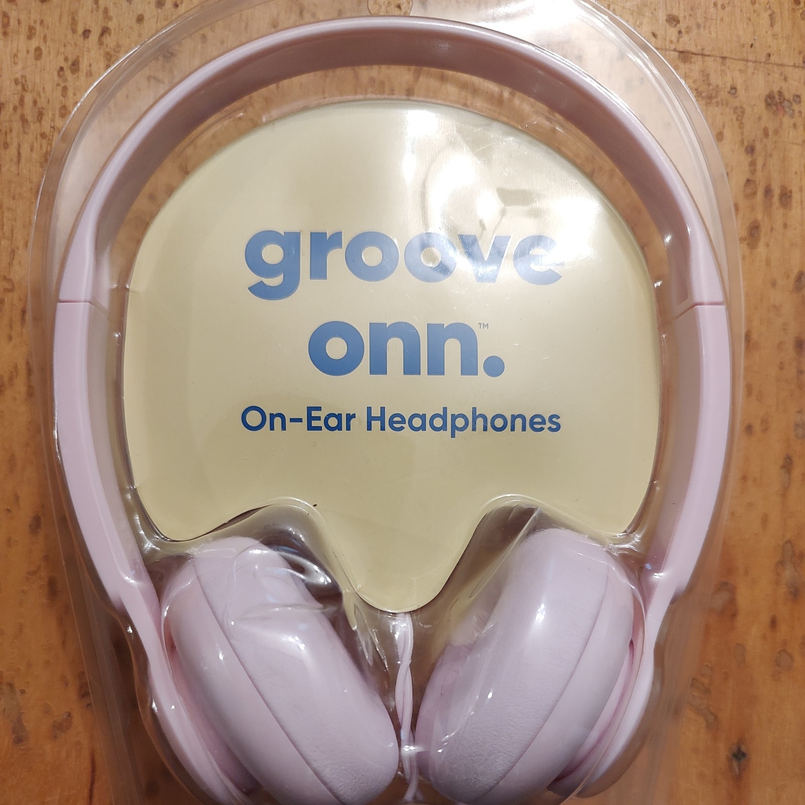 Groove Onn Adjustable Lightweight On-Ear Headphones 3.5 mm Aux cable 4ft (1.2 M)