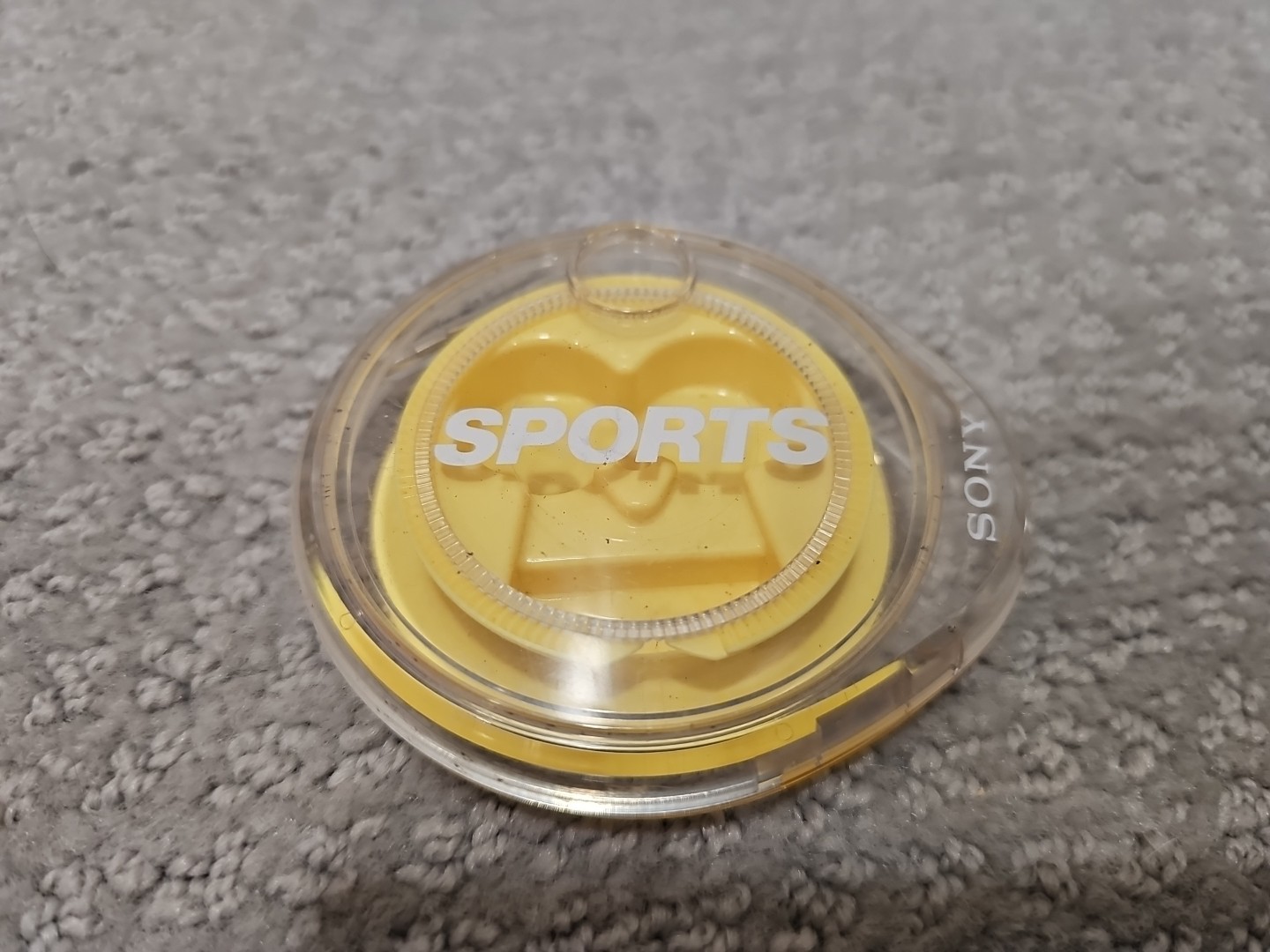SONY MDR-E225 Sports Earbuds Yellow Clear Travel Case Cord Wind-up Storage Pro