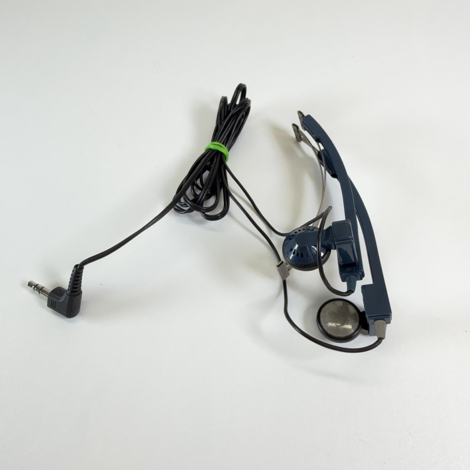 Realistic Nova 37 In Ear Headphones Radio Shack Blue Adjustable Foldable 3.5mm