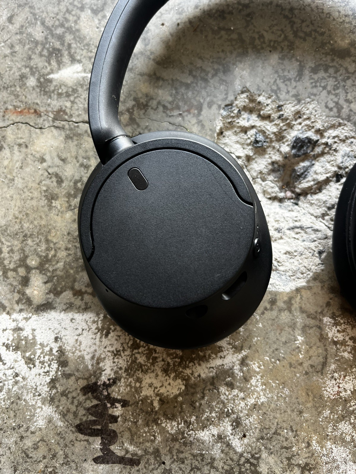Sony WH-CH720N Lightweight Noise Canceling Wireless Headphones -BLACK WHCH720N