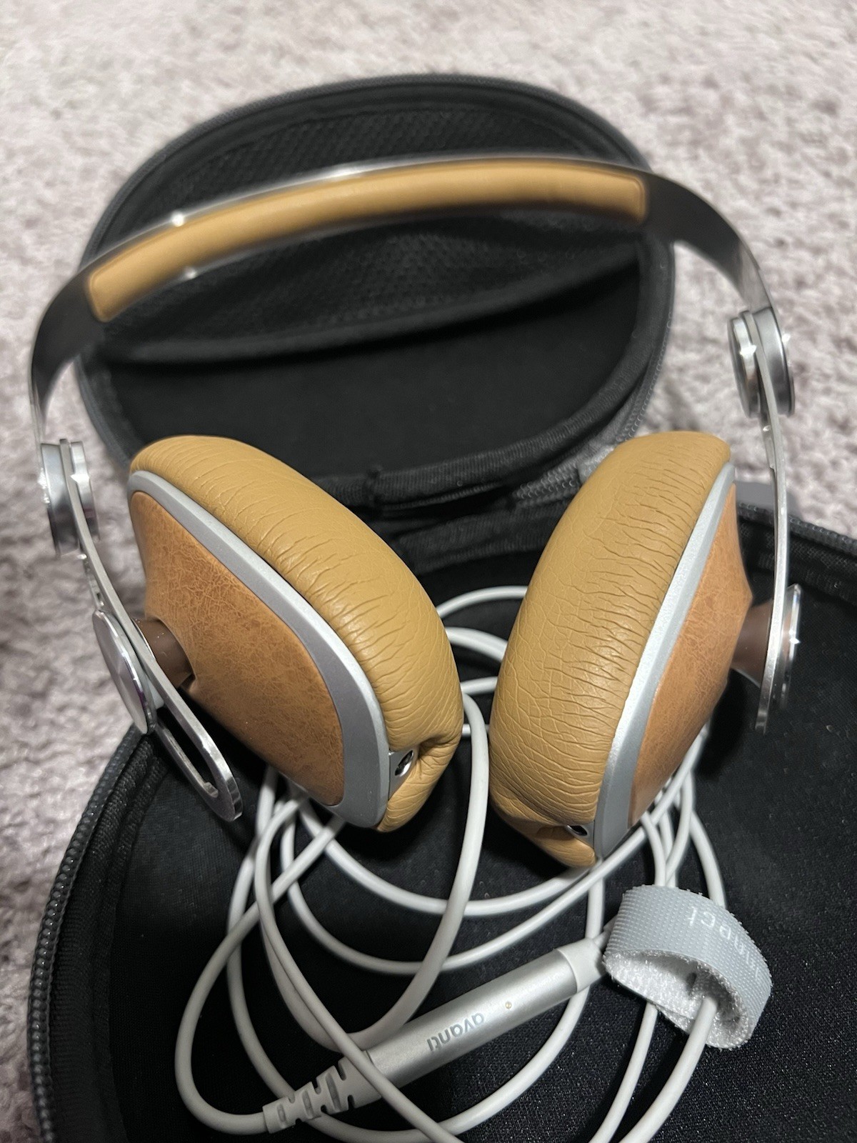 Moshi Avanti Headphones – Premium Leather & Aluminum Design, Great Condition