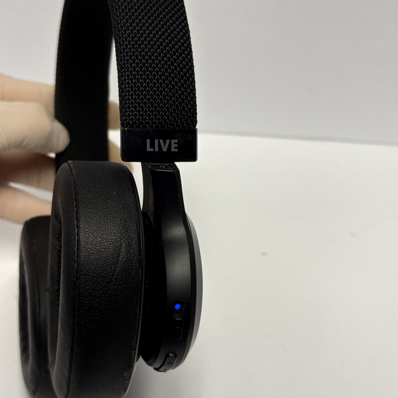 JBL Live 500BT Over-the-Ear Wireless Bluetooth Headphones (Needs Pads)