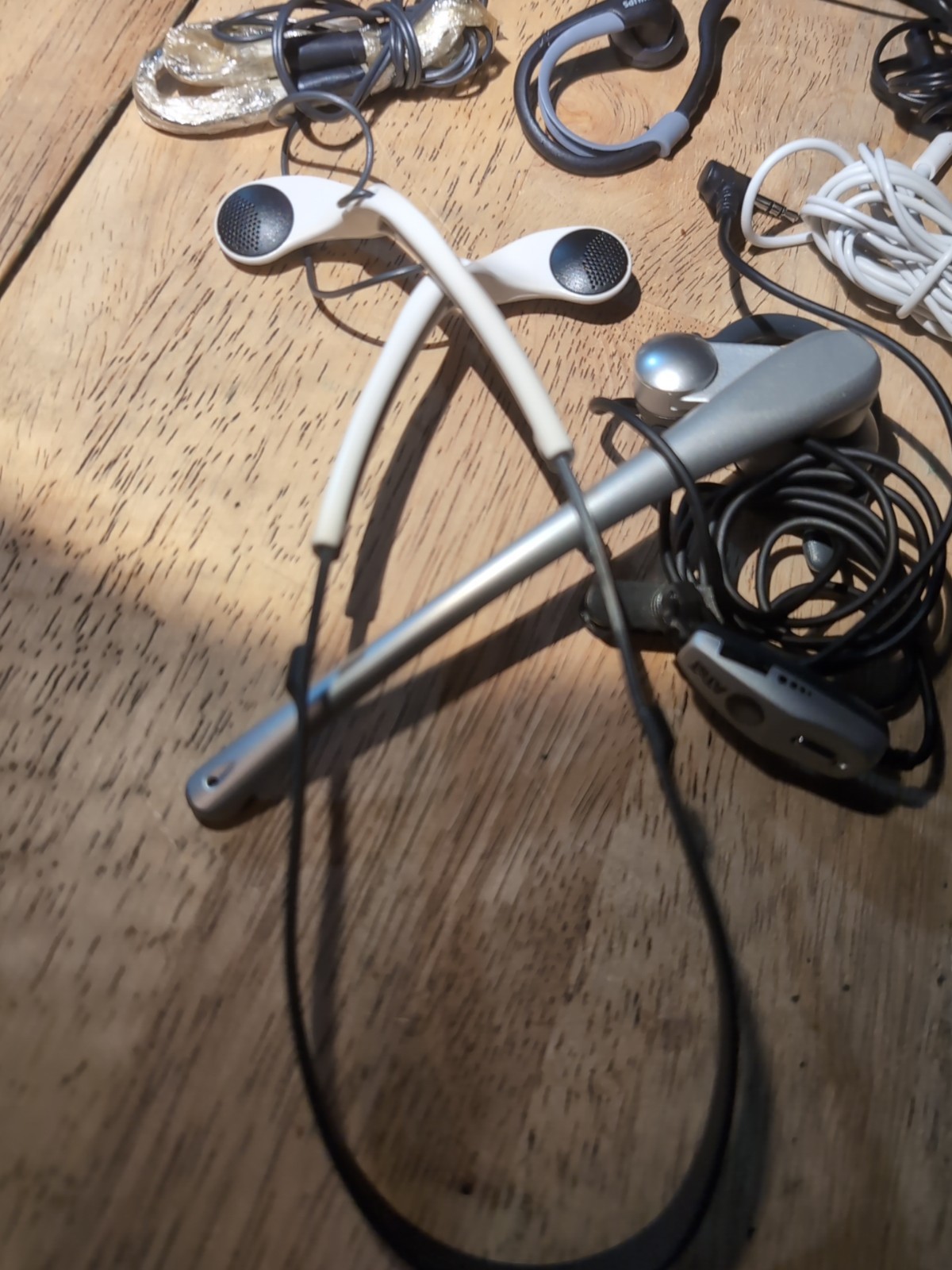 Lot Of Headphones And Earpieces Mdr-w014